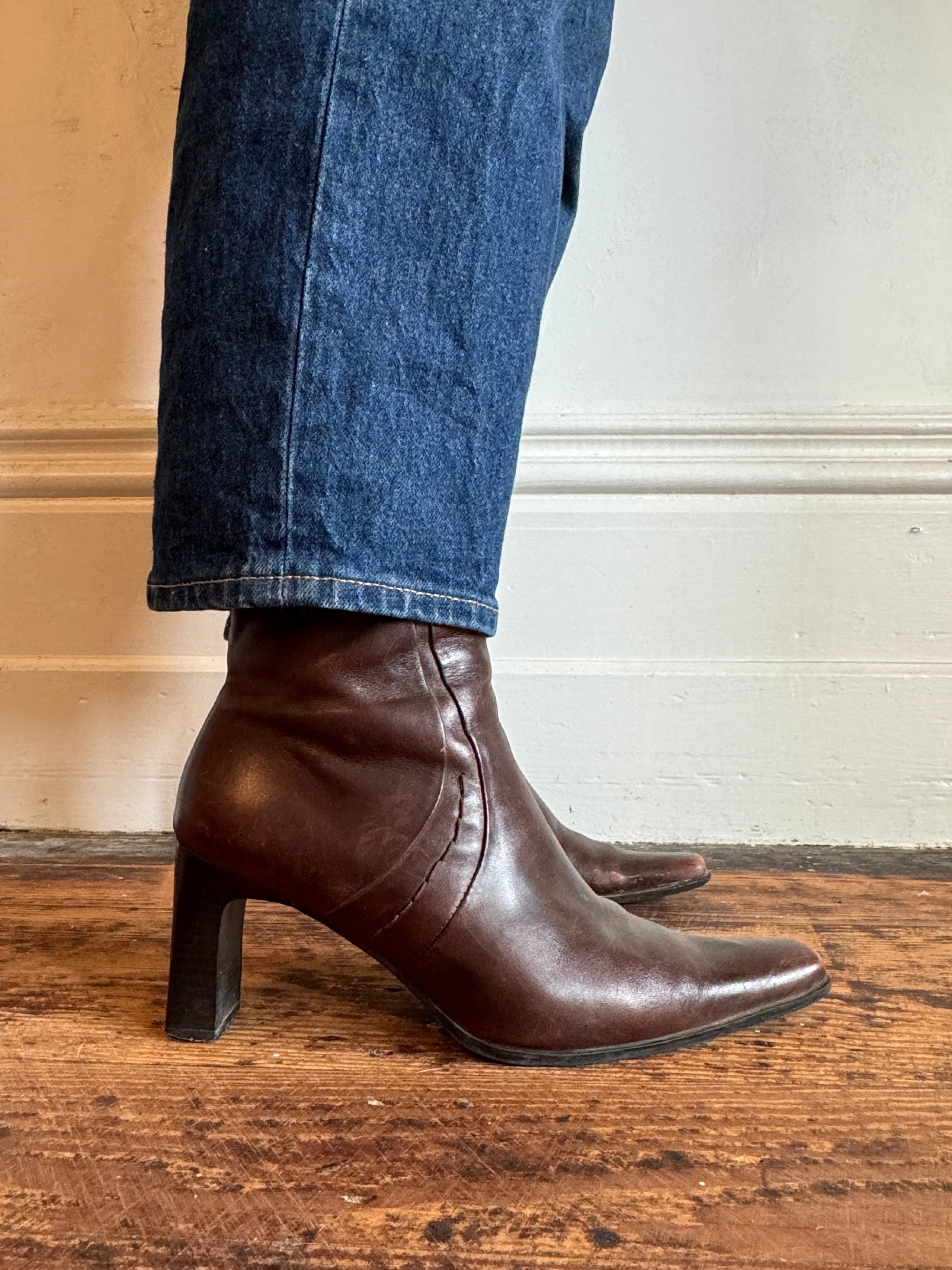 Vintage 90s Brown Leather Pointed Ankle Boots Call Me The Breeze