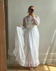 Vintage 70s Lace Daisy Long Sleeved Wedding Dress