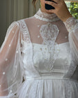 Vintage 70s Lace Daisy Long Sleeved Wedding Dress