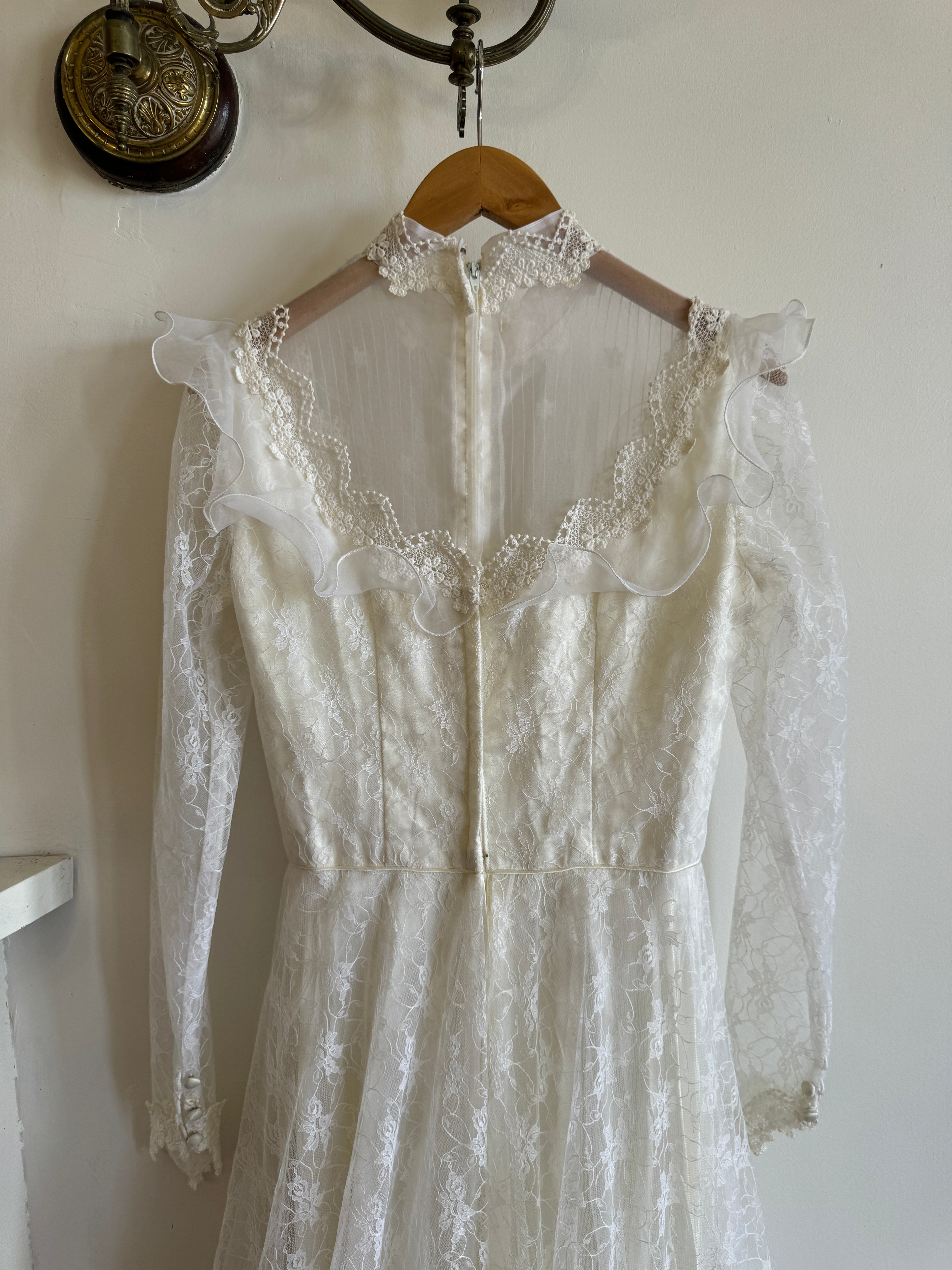 Vintage 70s Embroidered Lace Wedding Gown With Train