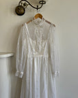 Vintage 70s Lace Daisy Long Sleeved Wedding Dress