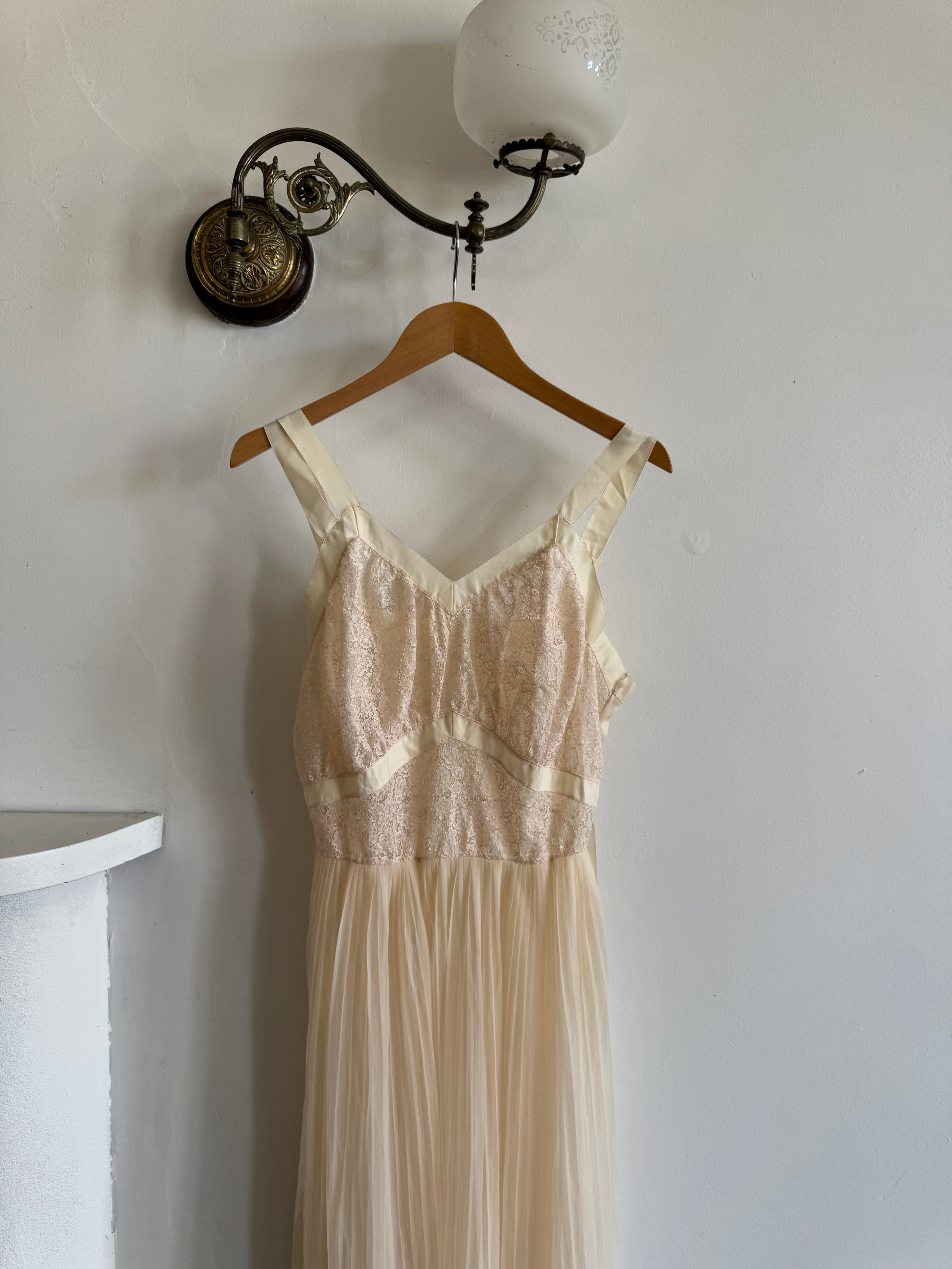 Vintage 50s Sheer Peach Lace Pleated Negligee Slip