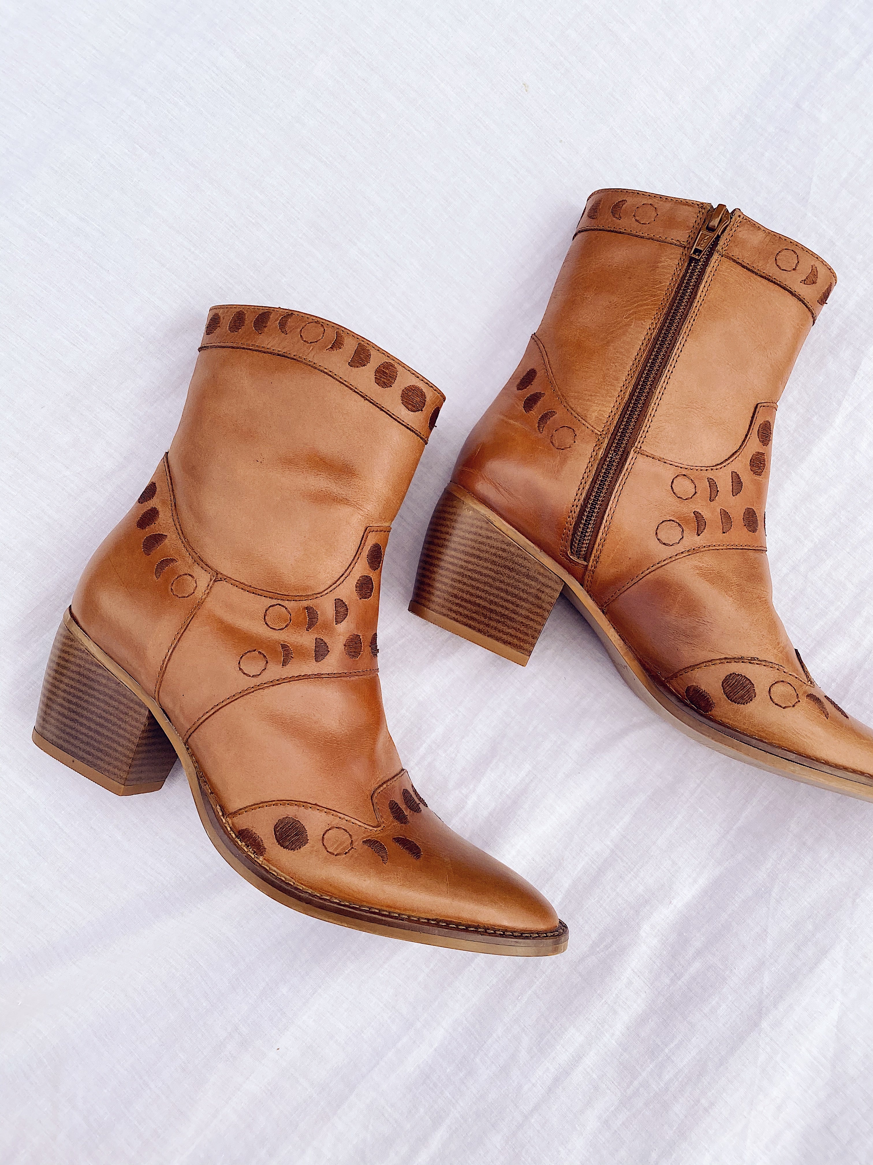 Maisie Moon Phase Boots Cognac – Call Me The Breeze